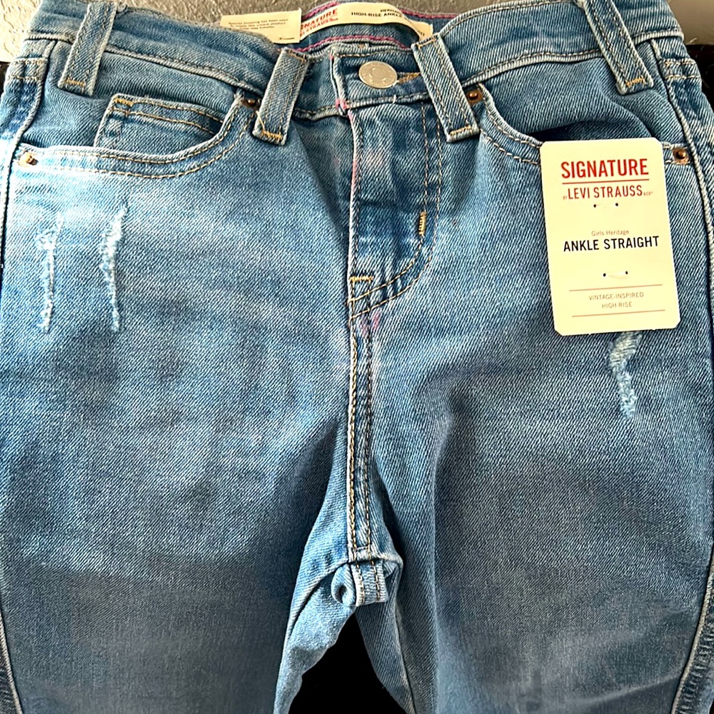 Signature by Levi Strauss